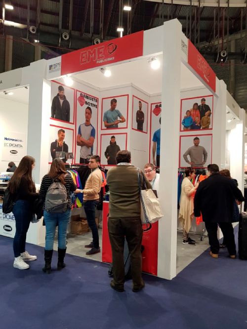 Participación de la empresa como expositora en una feria comercial Participación de la empresa como expositora en una feria comercial